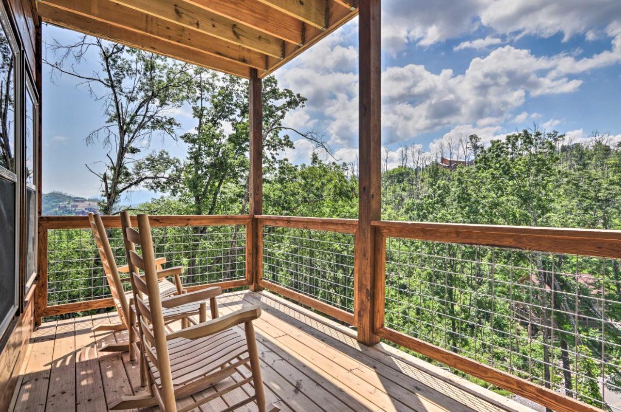 Modern Cabin With Hot Tub And Game Room In Gatlinburg! Kültér fotó