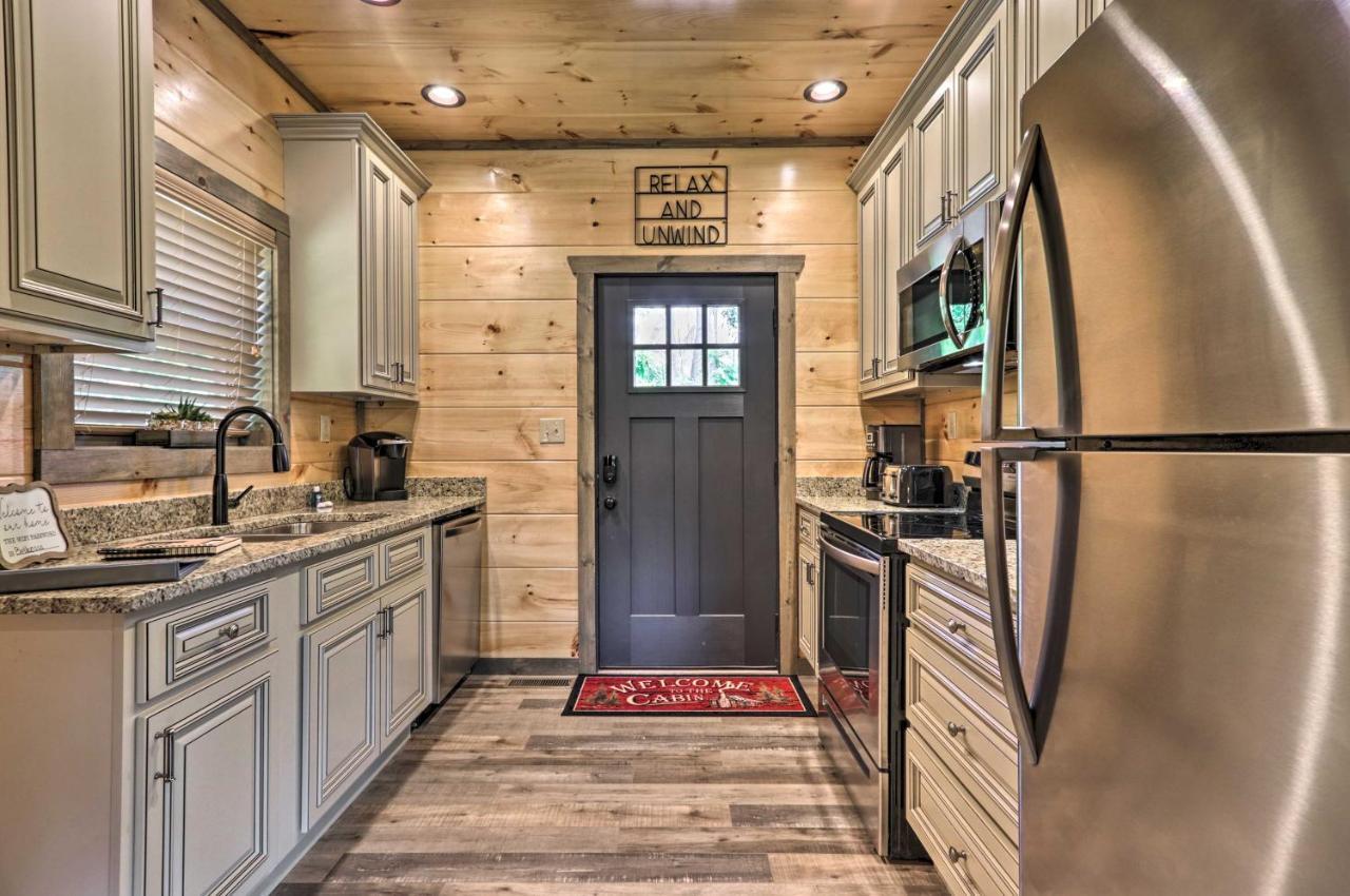 Modern Cabin With Hot Tub And Game Room In Gatlinburg! Kültér fotó