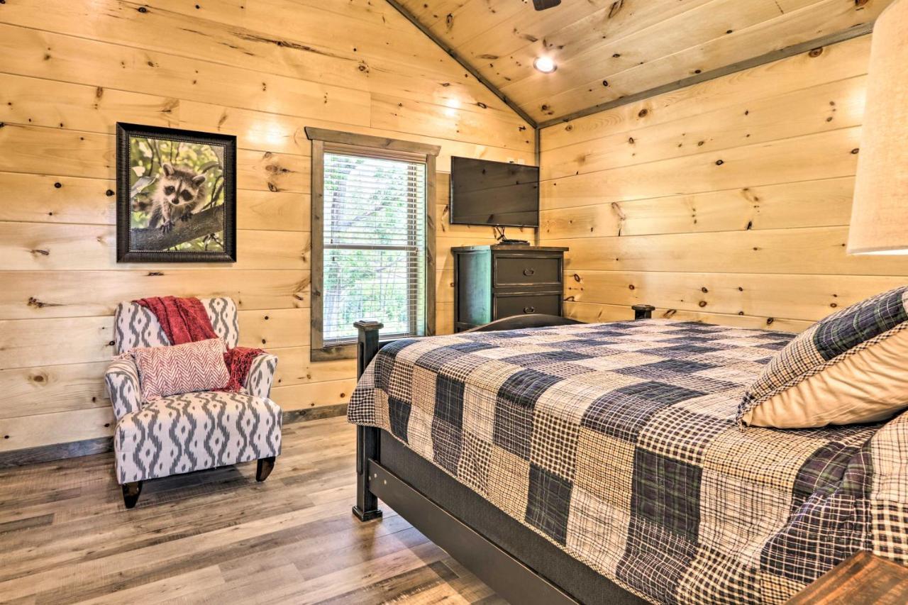 Modern Cabin With Hot Tub And Game Room In Gatlinburg! Kültér fotó