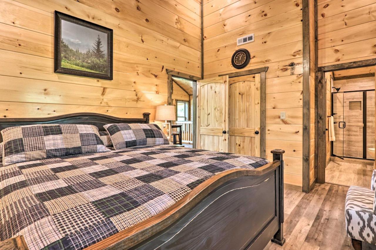 Modern Cabin With Hot Tub And Game Room In Gatlinburg! Kültér fotó