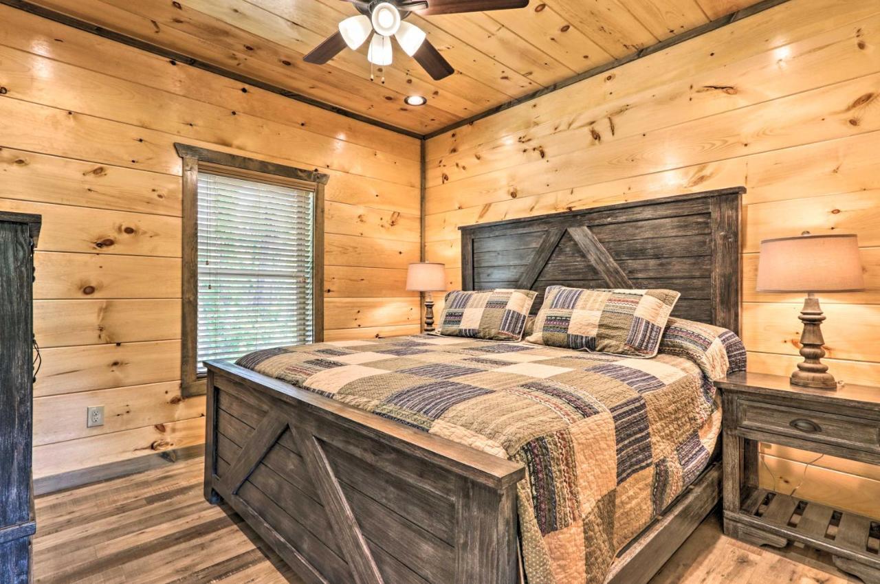 Modern Cabin With Hot Tub And Game Room In Gatlinburg! Kültér fotó