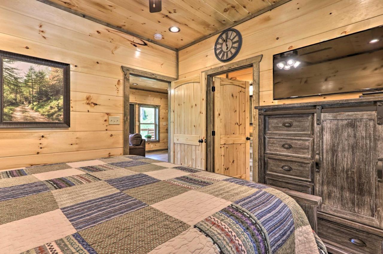 Modern Cabin With Hot Tub And Game Room In Gatlinburg! Kültér fotó